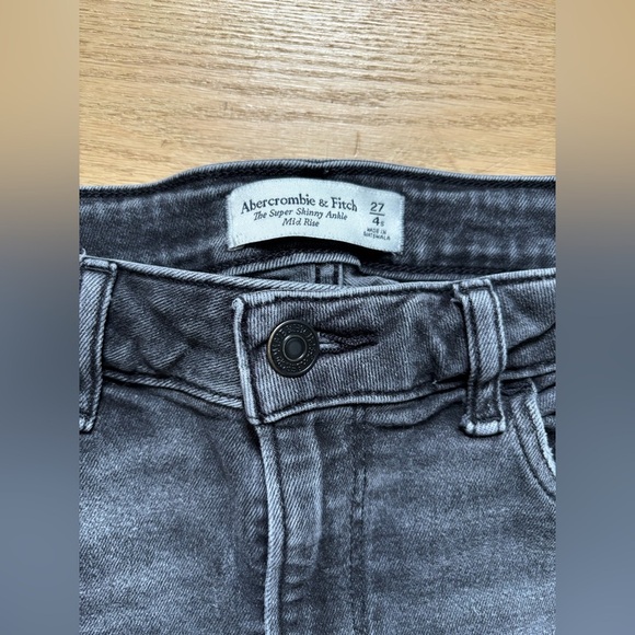 Abercrombie & Fitch Super Skinny Ankle Mid Rise gray ripped jeans Size 4s 27 - Picture 3 of 6